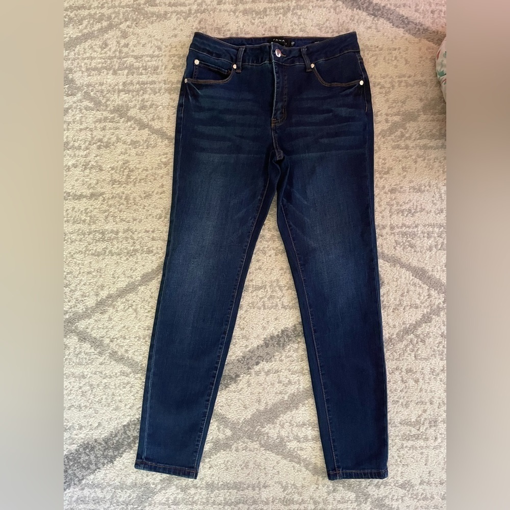 Tahari Women’s Jeans 10/30 Chloe Skinny